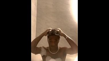Lil Uzi Vert playing with himself in the shower (camgirl)