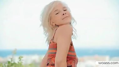 Monroe a sexy blondie belly dancer