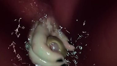 Romantic bath in hot water with a happy ending - 4K HANDJOB
