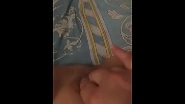 Fingers are friends with kis