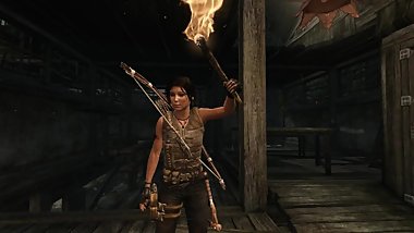 Lara Croft se fait prendre de tous les cÃ´tÃ©s par des piques ! )