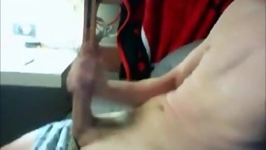 Skater dude shoots a heavy load on his chest
