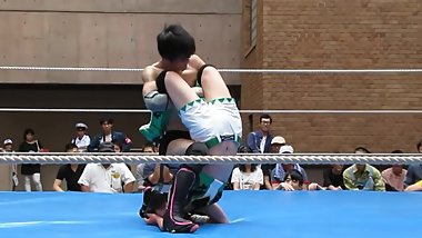 japanese man and woman mixed wrestling