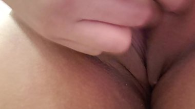 thick filipina playing with tight pussy