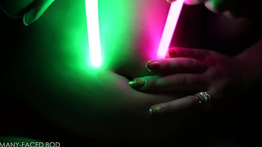 Oiled Up Belly Button Play w/ Glowsticks (Harley Cosplay)
