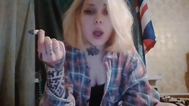 Very smoky blonde. Let's smoke together! 420