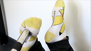 [Vacuuming Feet] Sucking socks and feet