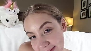 Jovencita hermosa tiene sexo con un amigo;y le gusta que la masturben