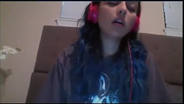Hypnotized on Webcam to masturbate