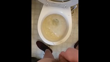 Lil bitch pisses in public toliet