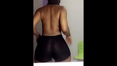 Ujana's bootilicious Vibe...Young & Fresh Ebony