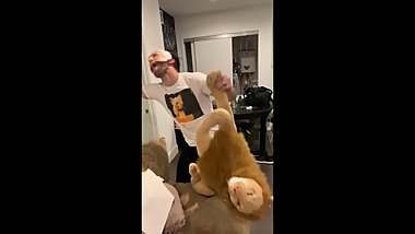 Grandpa Pleasures Lion in Jungle (wild sex scene captured) HIDDEN CAMERA