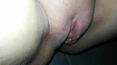 Stinky pissing pussy