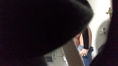 Spy young Teen on the toilette