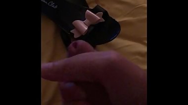 Big dick boyfriend cums on girlfriendâ€™s smelly flats