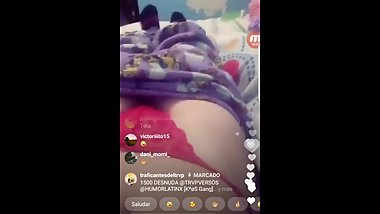HOT TEEN FINGERING IN INSTAGRAM LIVE