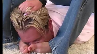 nasty toes smelling