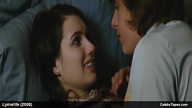 Celebs Emma Roberts;Jill Hennessy & Cynthia Nixon Lingerie & Erotic Scenes