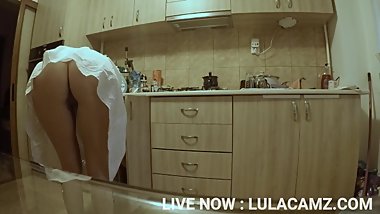 (HIDDEN CAM) Sneaking On My Hot Teen StepSister in the Kitchen