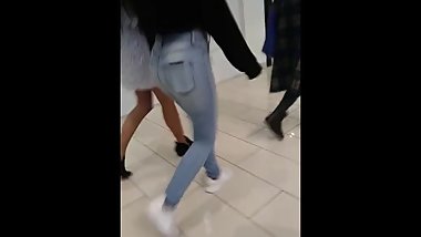 Candid Asian teen bubble ass in jeans