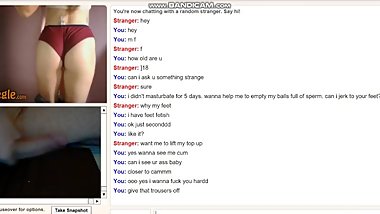 girl shows amazing ass