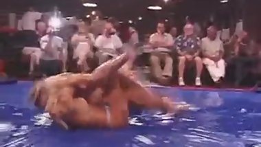 Oil wrestling daw