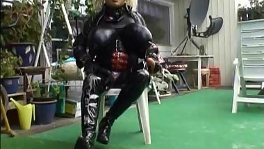 RoxinaOnACloudyDay060609
